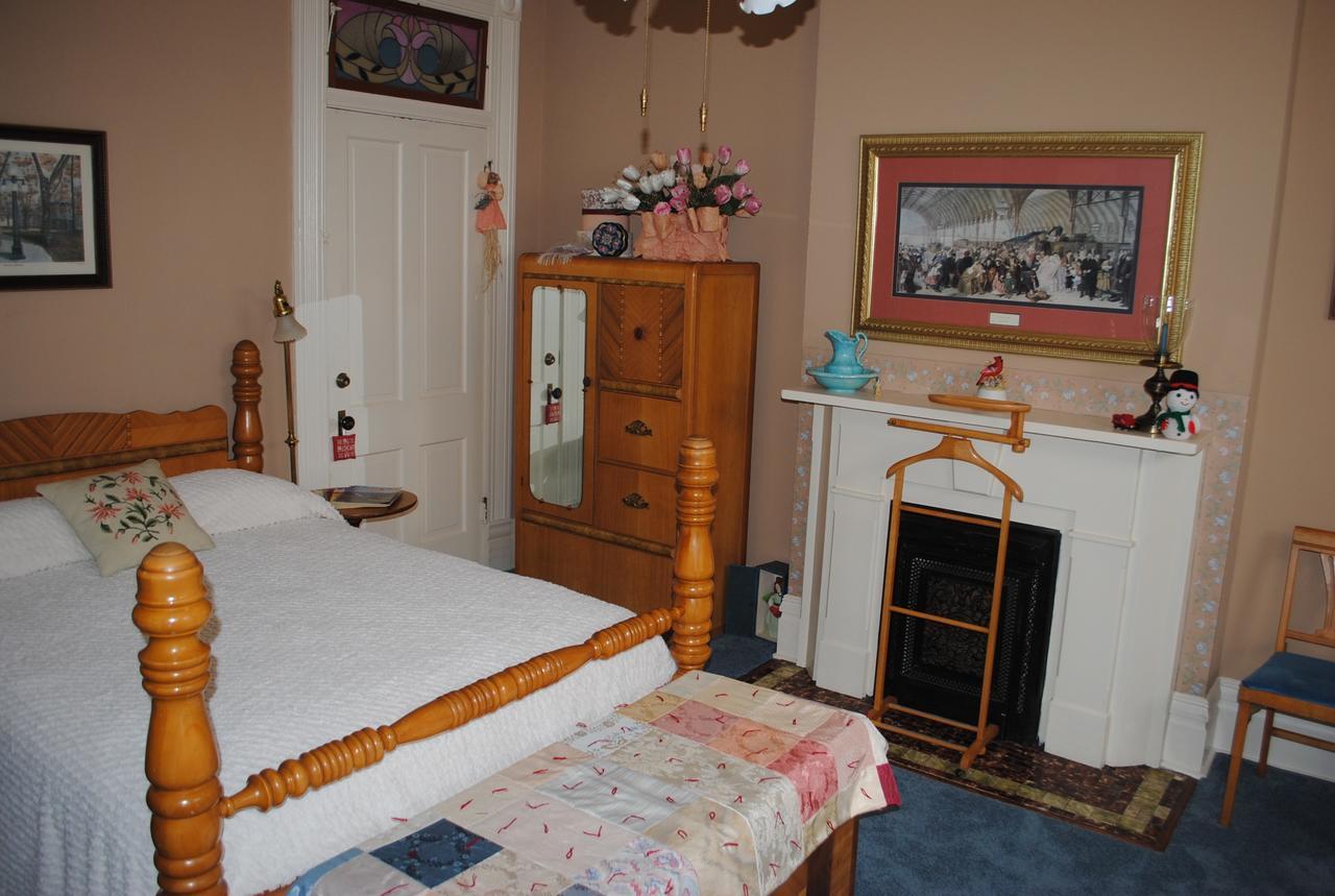 L&N Bed And Breakfast Ltd Henderson Exteriör bild