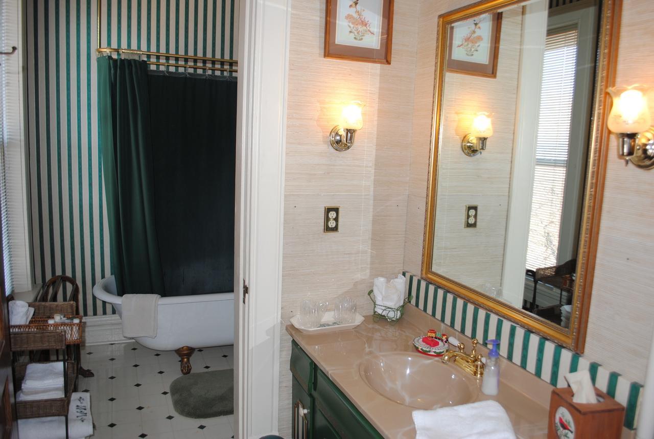 L&N Bed And Breakfast Ltd Henderson Exteriör bild